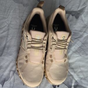On Running Men's Beige Athletic Shoes